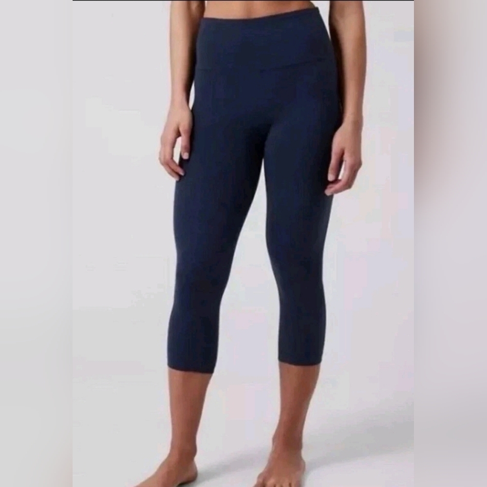 Athleta Women’s Elation Leggings Capri Navy Sz Small